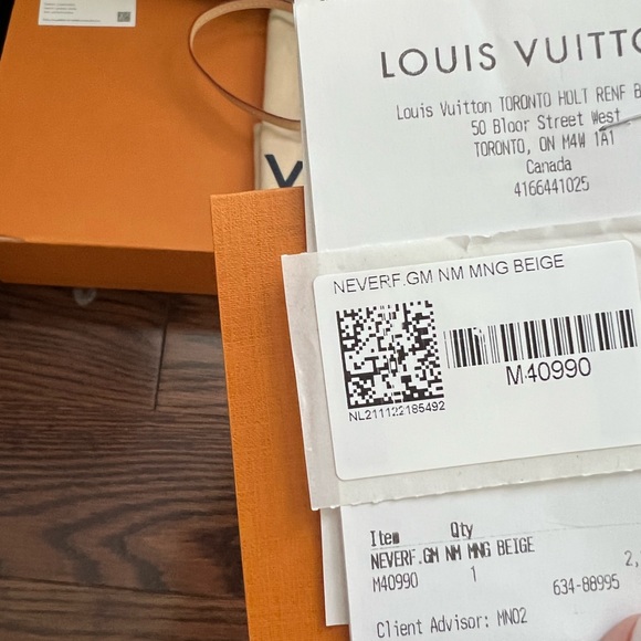 SOLD Authentic Louis Vuitton Neverfull GM with Pouch - Picture 10 of 10